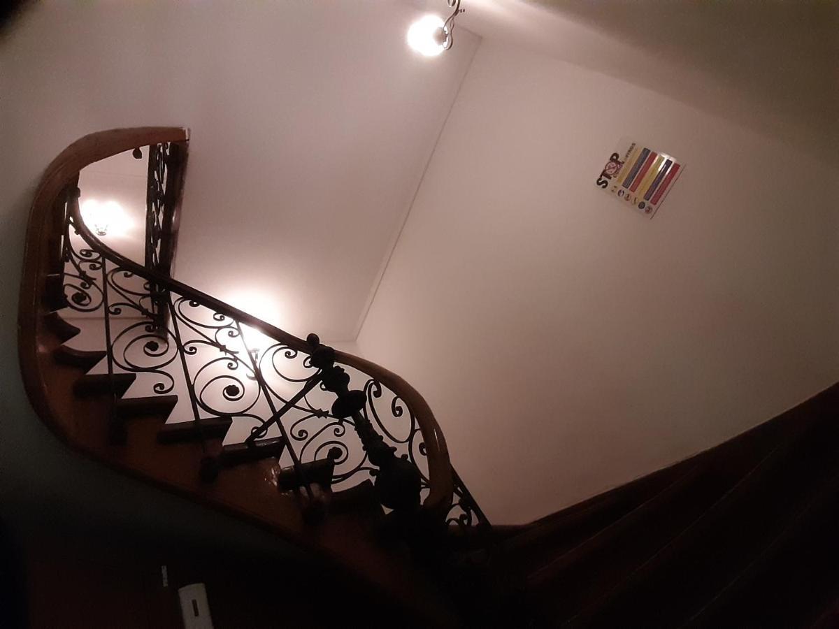 The Castle Of Piata Romana Hostel Bucharest Luaran gambar