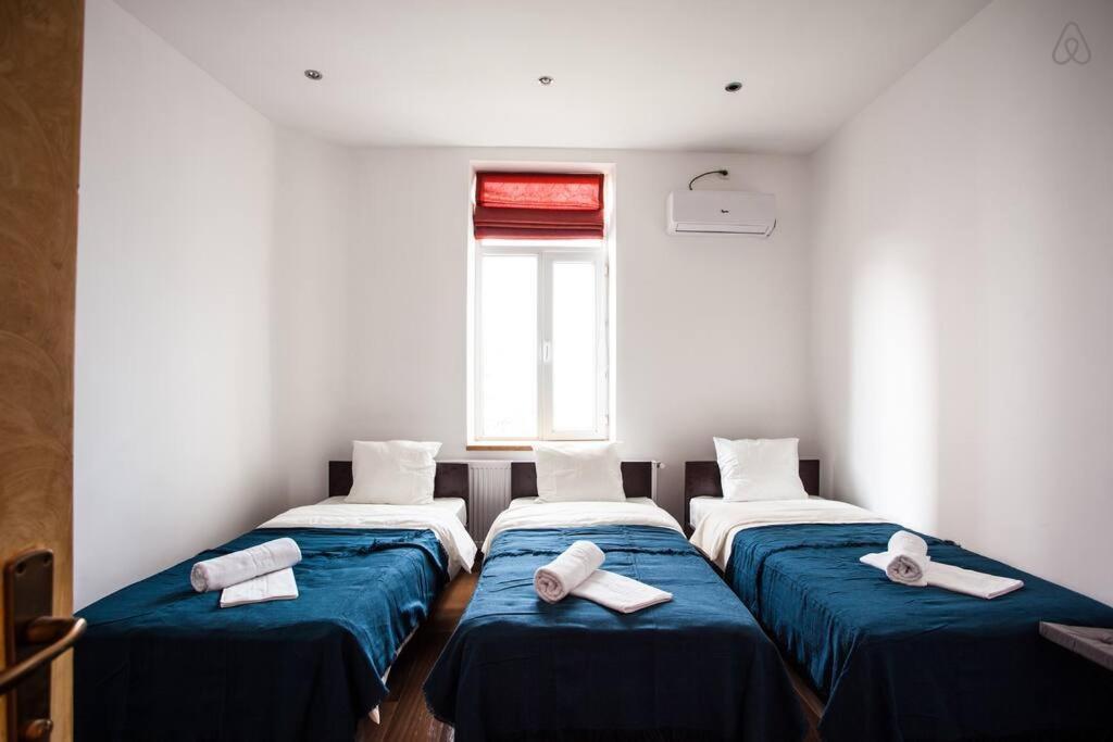 The Castle Of Piata Romana Hostel Bucharest Luaran gambar