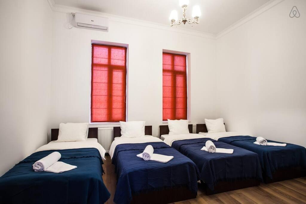 The Castle Of Piata Romana Hostel Bucharest Luaran gambar